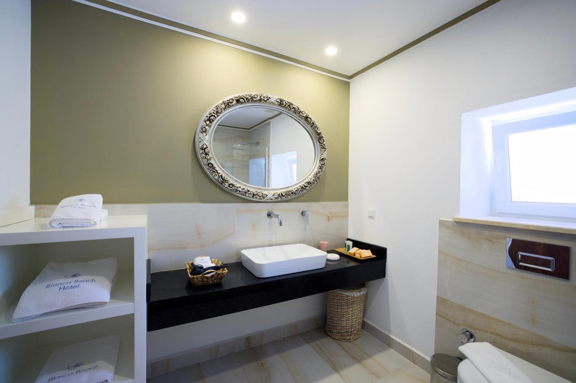 Blanca Beach Hotel คาช ภายนอก รูปภาพ